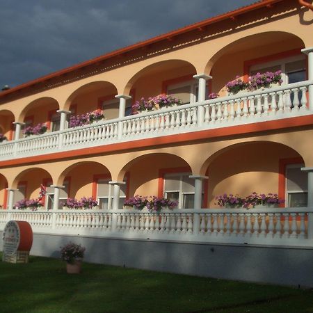Arkadenhaus Steiner Bed & Breakfast Podersdorf am See Exterior foto